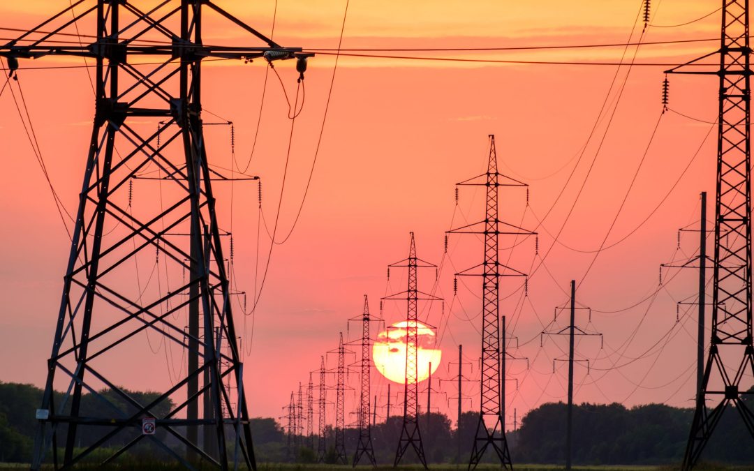 Monitoring power lines with high resolution satellite images